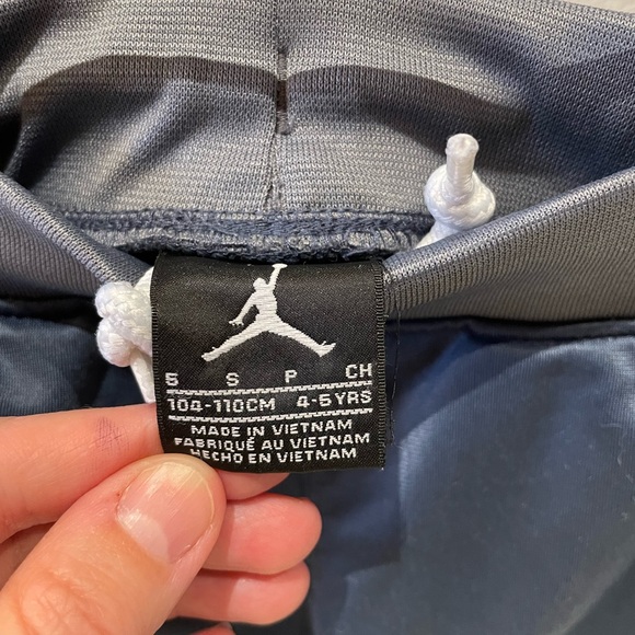 Air Jordan Nike - small (size 4-5) dark grey with white accents track pants - Picture 4 of 4